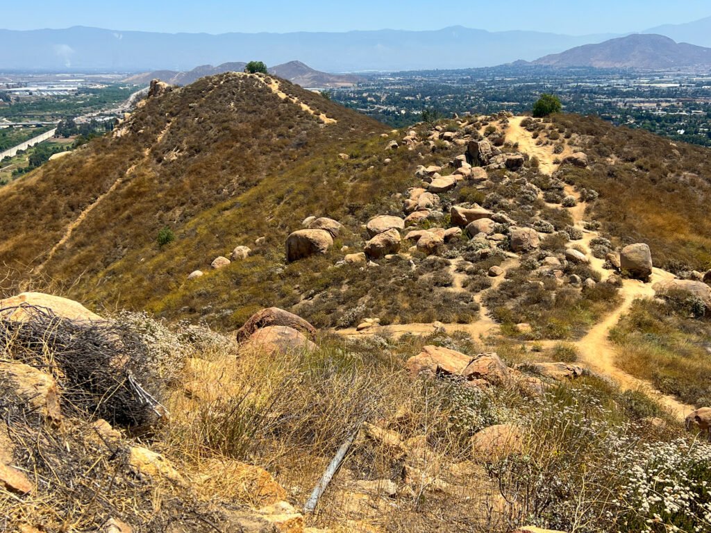 Dirt hiking trail along the ridge at Mount Rubidoux Park in Riverside, California